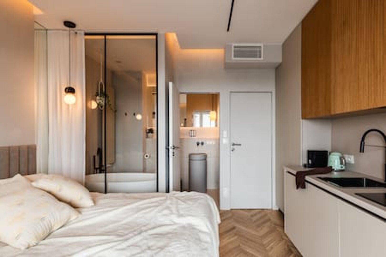 Apartamenty na doby na Woli, 21 pięter nad miastem
